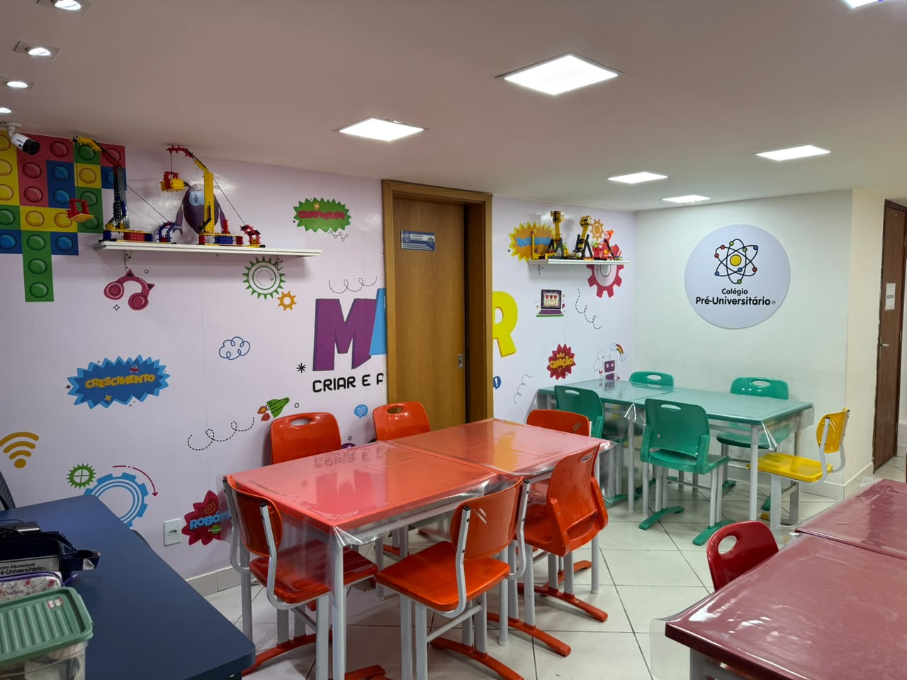 Sala maker do Colégio Pré-Universitário